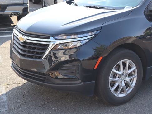 Used 2023 Chevrolet Equinox LS w/ LS Convenience Package FWD image 6