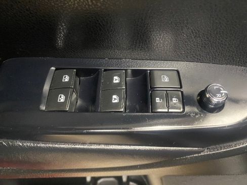 Used 2018 Toyota Highlander Plus image 17