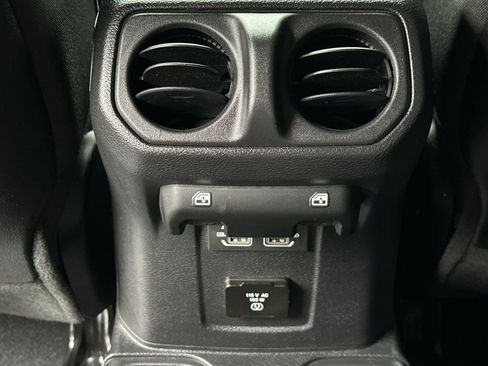 Used 2022 Jeep Wrangler Unlimited Rubicon w/ LED Lighting Group image 15