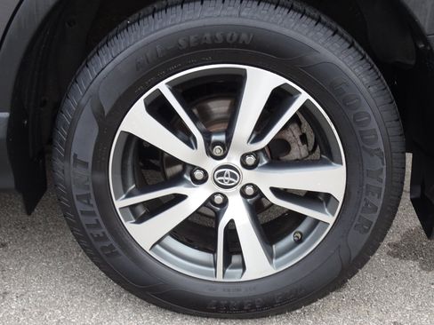 Used 2017 Toyota RAV4 XLE FWD image 26