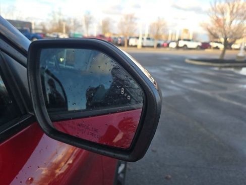 Used 2023 Ford Explorer XLT w/ Equipment Group 202A image 7