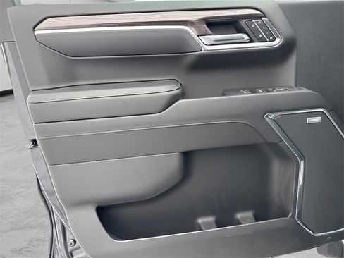 Used 2024 Chevrolet Silverado 1500 LTZ image 20