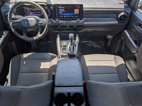 Used 2025 Chevrolet Colorado Trail Boss AWD/4WD image 23