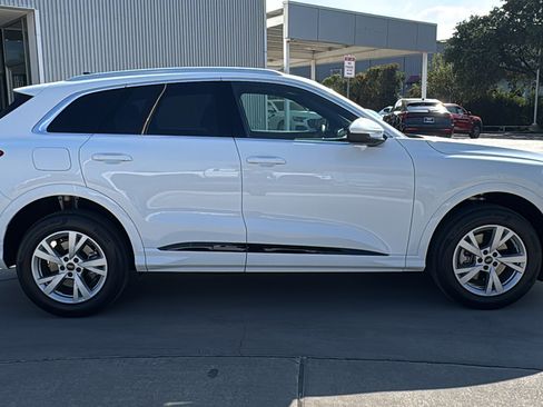 New 2025 Audi Q5 Premium image 8