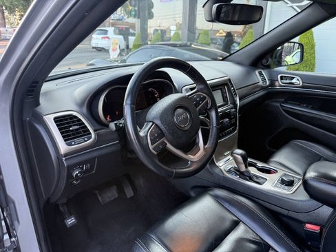 Used 2017 Jeep Grand Cherokee Limited AWD/4WD image 18