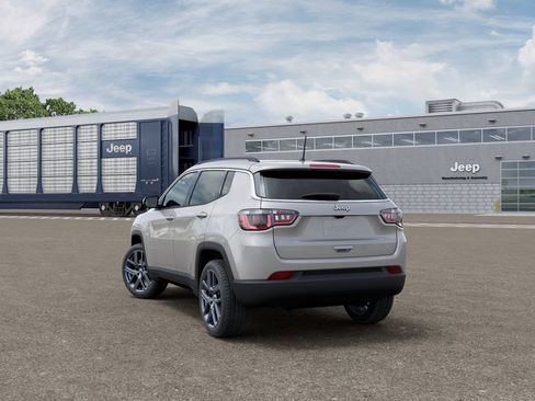 New 2026 Jeep Compass Latitude AWD/4WD image 3