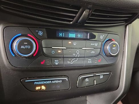 Used 2017 Ford Escape SE FWD image 19