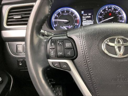Used 2019 Toyota Highlander Limited Platinum image 23
