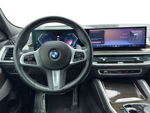 Used 2025 BMW X6 xDrive40i image 17