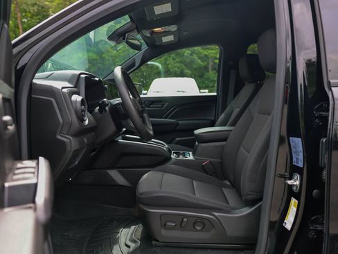 Used 2024 Chevrolet Colorado Trail Boss w/ Advanced Trailering Package AWD/4WD image 15