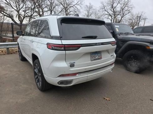 Used 2022 Jeep Grand Cherokee Overland w/ Luxury Tech Group IV image 6