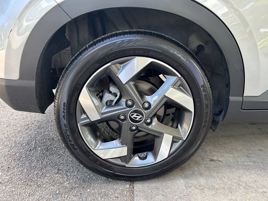 Used 2026 Hyundai Venue SEL FWD image 19