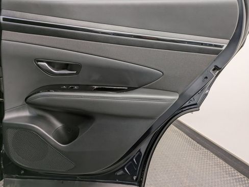 Certified 2022 Hyundai Tucson Limited AWD/4WD image 25