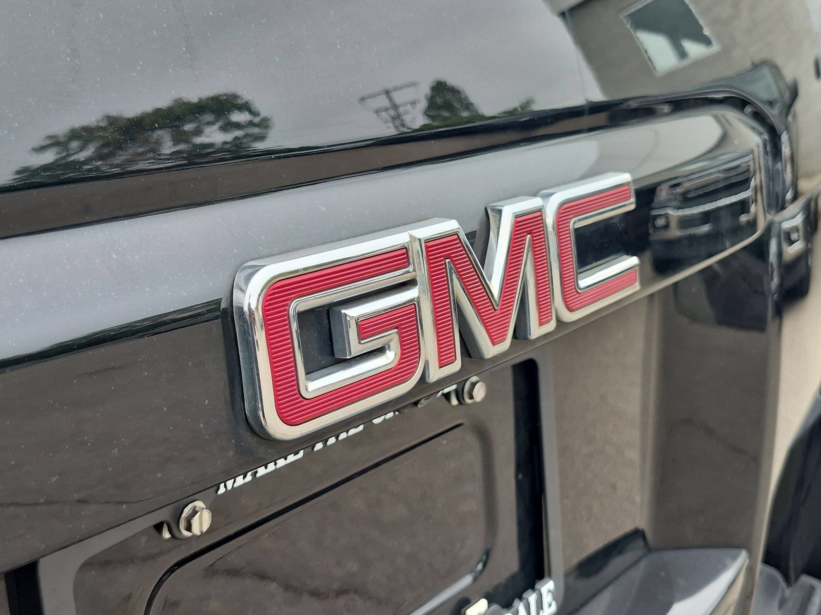 Used 2018 GMC Yukon SLE w/ SLE Value Package AWD/4WD image 13