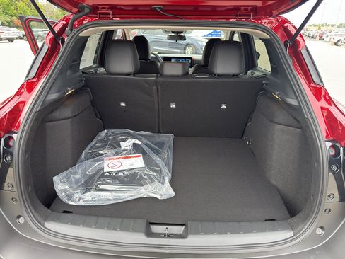 New 2026 Nissan Kicks SR w/ Cold Weather Package image 36