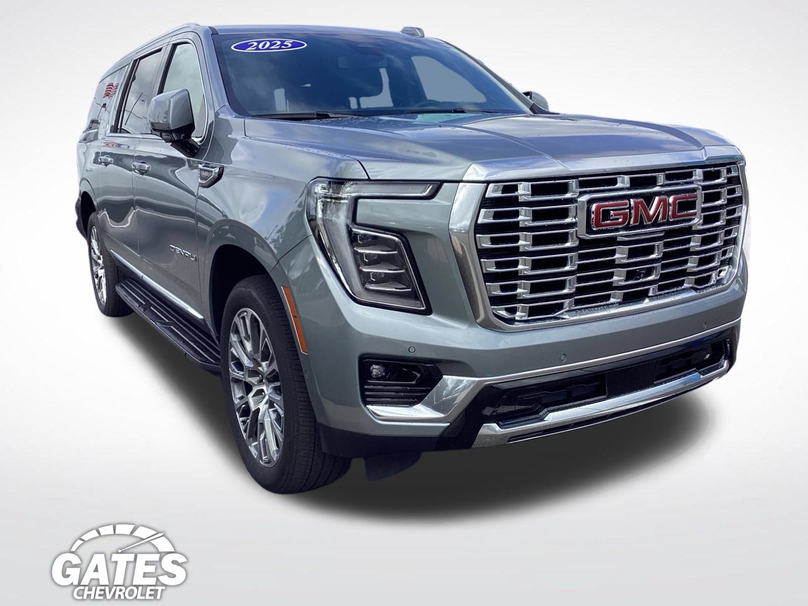 Used 2025 GMC Yukon XL Denali AWD/4WD image 1