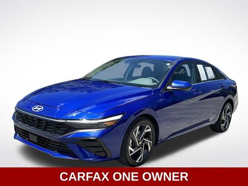 Used 2024 Hyundai Elantra SEL w/ Convenience Package FWD image 2