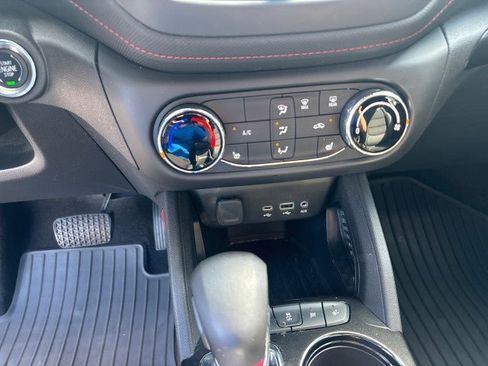 Used 2023 Chevrolet TrailBlazer RS FWD image 23
