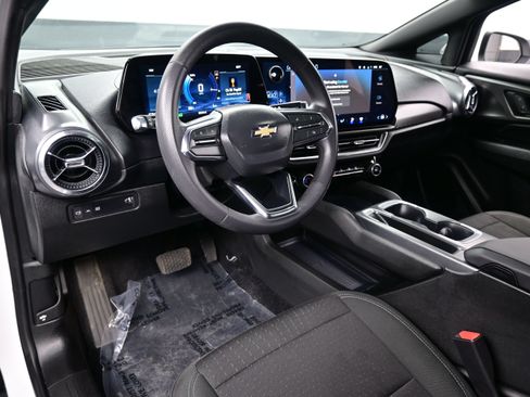 Used 2025 Chevrolet Equinox EV LT FWD image 12