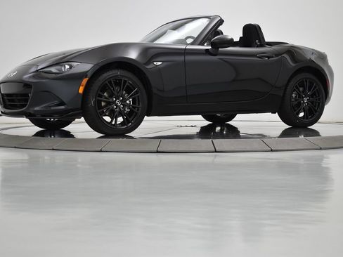 New 2026 MAZDA MX-5 Miata Club w/ Weather Package RWD image 16
