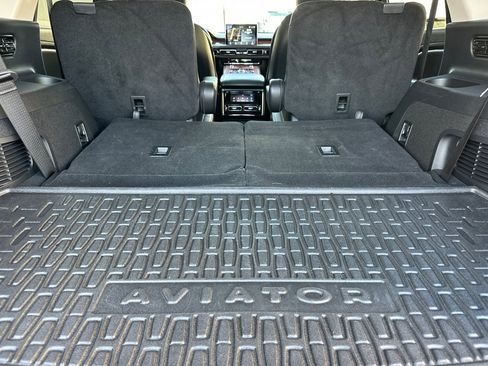 Used 2023 Lincoln Aviator Reserve w/ Equipment Group 201A image 16