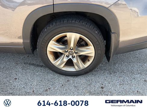 Used 2017 Toyota Highlander Limited AWD/4WD image 17
