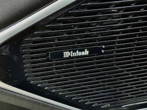 Used 2022 Jeep Wagoneer Series III w/ Premium Group I AWD/4WD image 4