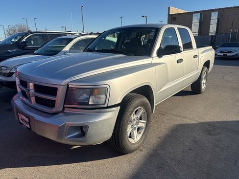 Used 2010 Dodge Dakota Big Horn image 3