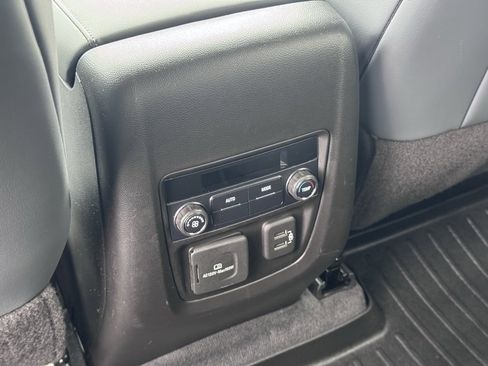 Used 2021 Buick Enclave Essence w/ Sound and Sites Package image 26