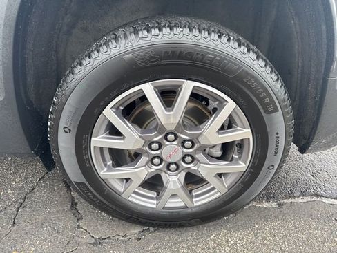 Used 2021 GMC Acadia SLT w/ LPO, Floor Liner Package image 30