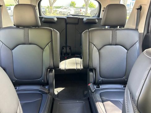 Used 2024 Honda Pilot EX-L image 13