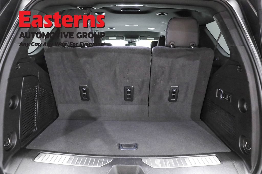 Used 2024 Chevrolet Tahoe Premier RWD image 11