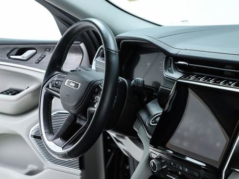 Used 2021 Jeep Grand Cherokee L Overland w/ Luxury Tech Group IV image 39