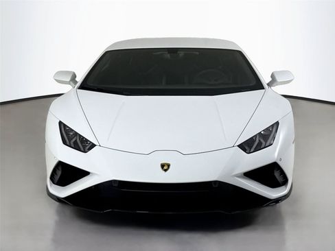 Used 2022 Lamborghini Huracan EVO RWD image 11