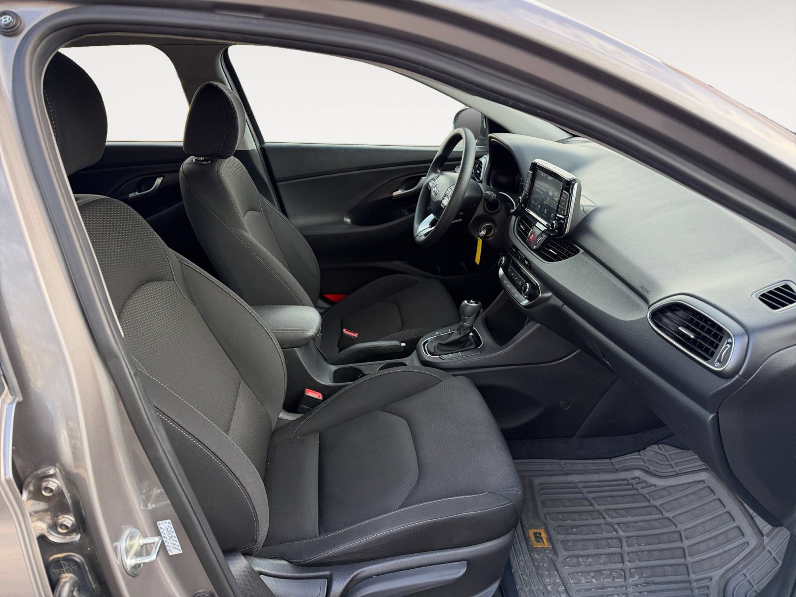 Used 2020 Hyundai Elantra GT FWD image 15