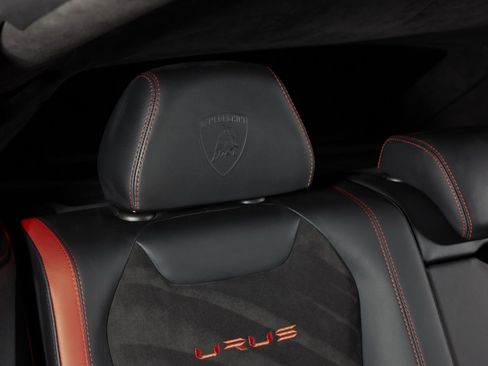 Used 2023 Lamborghini Urus S image 39