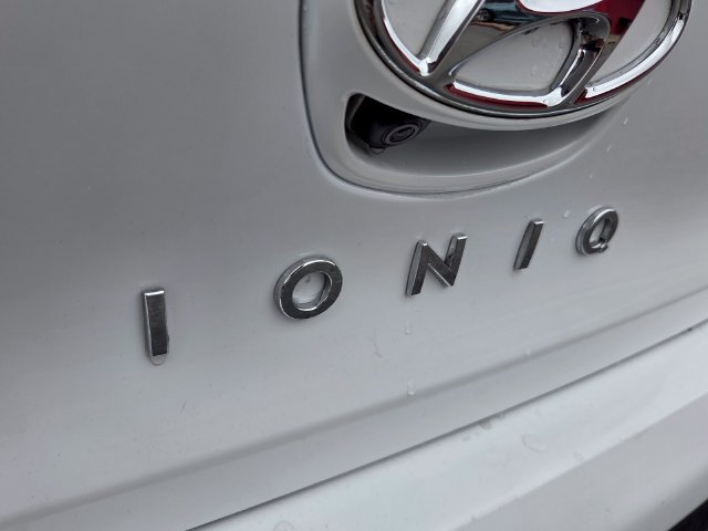Used 2019 Hyundai Ioniq Blue FWD image 14