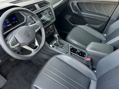Used 2023 Volkswagen Tiguan SE image 10