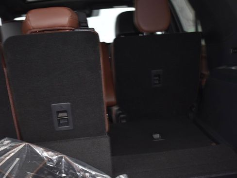 New 2025 Lincoln Navigator Reserve image 13