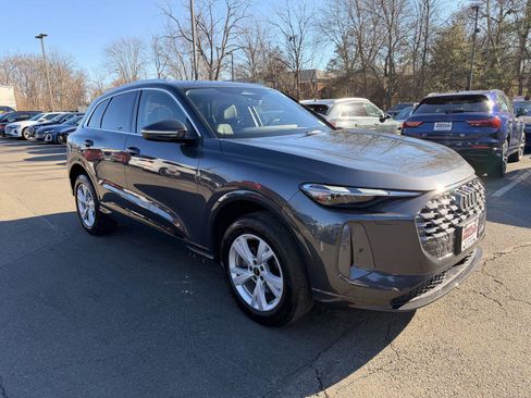 Used 2025 Audi Q5 Premium w/ Convenience Package image 3