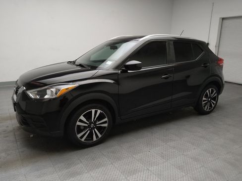Used 2020 Nissan Kicks SV FWD image 2