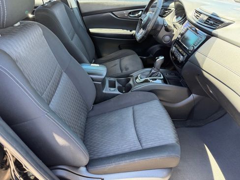 Used 2020 Nissan Rogue SV w/ Sun & Sound Touring Package FWD image 12