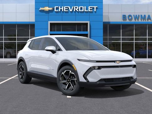 New 2026 Chevrolet Equinox EV LT w/ Comfort Package image 9