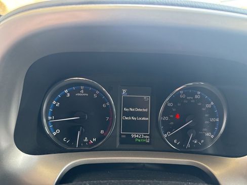 Used 2016 Toyota RAV4 Limited image 17