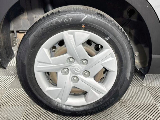 Used 2020 Hyundai Venue SE FWD image 29