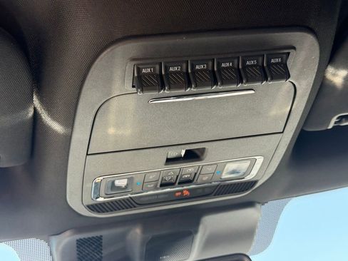 Used 2025 Ford F150 Raptor AWD/4WD image 27