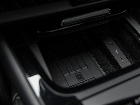 Certified 2025 Porsche Cayenne S AWD/4WD image 23