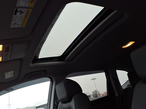 Used 2021 Honda CR-V Touring image 22