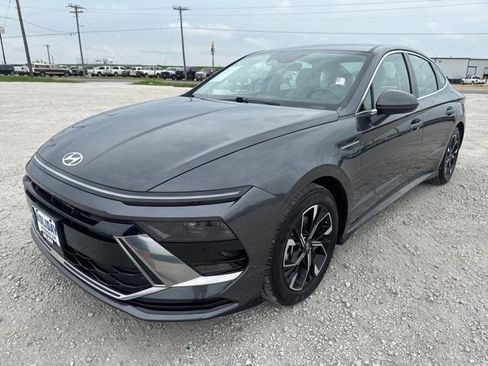Used 2025 Hyundai Sonata SEL FWD image 1