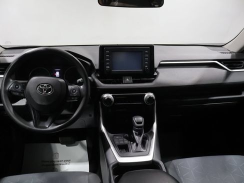 Used 2019 Toyota RAV4 XLE AWD/4WD image 17